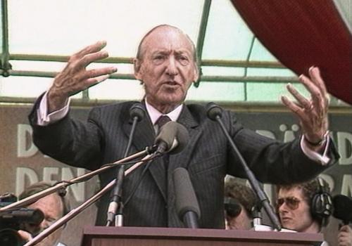 Fragmento de la película "Waldheims Walzer / The Waldheim Waltz" (2018).